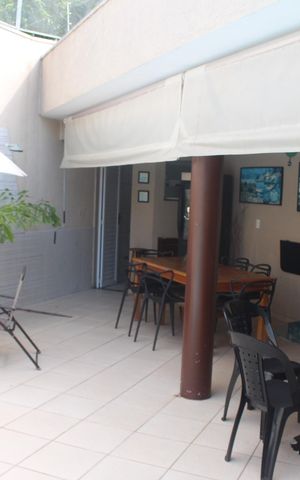 Casa para alugar com 500m², 4 quartos e 8 vagasQuintal