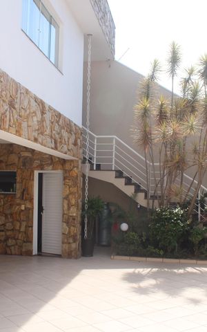 Casa para alugar com 500m², 4 quartos e 8 vagasGaragem