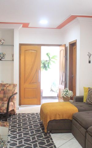 Casa para alugar com 500m², 4 quartos e 8 vagasSala