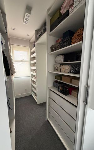 Apartamento para alugar com 113m², 2 quartos e 2 vagas Apartamento para alugar com 113m², 2 quartos e 2 vagasCloset da suíte 1