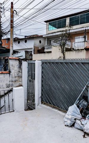 Casa à venda com 100m², 2 quartos e sem vaga Casa à venda com 100m², 2 quartos e sem vagaQuintal