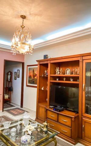 Casa à venda com 145m², 3 quartos e 2 vagas Casa à venda com 145m², 3 quartos e 2 vagasSala