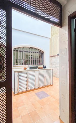 Casa à venda com 145m², 3 quartos e 2 vagas Casa à venda com 145m², 3 quartos e 2 vagasÁrea de Serviço