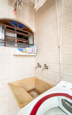 Casa à venda com 145m², 3 quartos e 2 vagas Casa à venda com 145m², 3 quartos e 2 vagasÁrea de Serviço