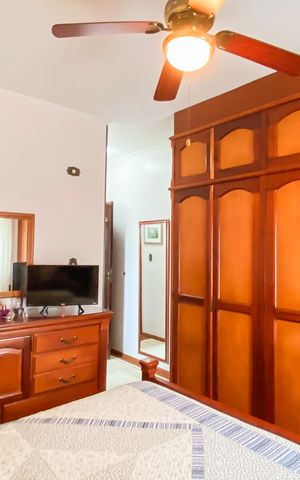 Casa à venda com 145m², 3 quartos e 2 vagas Casa à venda com 145m², 3 quartos e 2 vagasSuite
