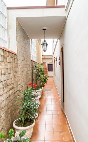 Casa à venda com 145m², 3 quartos e 2 vagas Casa à venda com 145m², 3 quartos e 2 vagasCorredor
