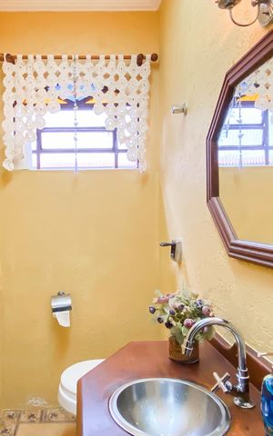 Casa à venda com 145m², 3 quartos e 2 vagas Casa à venda com 145m², 3 quartos e 2 vagasLavabo