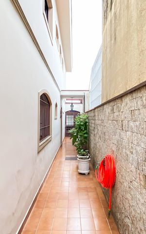 Casa à venda com 145m², 3 quartos e 2 vagas Casa à venda com 145m², 3 quartos e 2 vagasCorredor