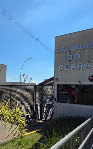 Apartamento para alugar com 40m², 2 quartos e 1 vaga Apartamento para alugar com 40m², 2 quartos e 1 vagaFachada e portaria