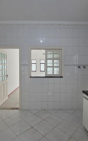Casa para alugar com 100m², 2 quartos e 2 vagas Casa para alugar com 100m², 2 quartos e 2 vagasCozinha