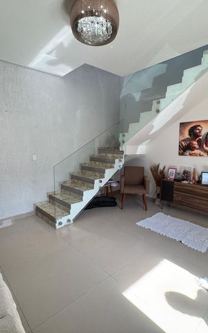 Casa à venda com 210m², 4 quartos e 4 vagas