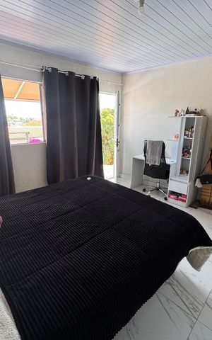 Casa à venda com 210m², 4 quartos e 4 vagas