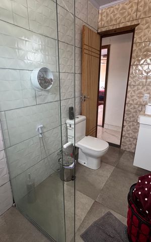 Casa à venda com 210m², 4 quartos e 4 vagas