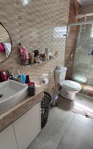 Casa à venda com 210m², 4 quartos e 4 vagas