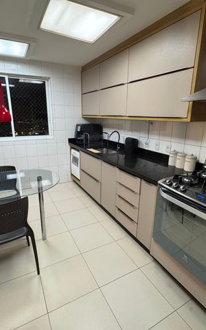 Apartamento à venda com 147m², 4 quartos e 2 vagasCozinha 