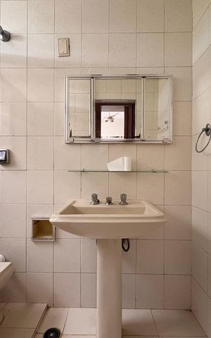 Apartamento à venda com 70m², 2 quartos e 2 vagas Apartamento à venda com 70m², 2 quartos e 2 vagasBanheiro da Suíte
