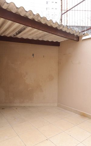 Casa para alugar com 90m², 2 quartos e 1 vagaQuintal - Fundo