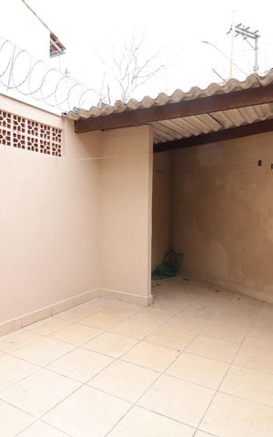 Casa para alugar com 90m², 2 quartos e 1 vagaQuintal - Fundo
