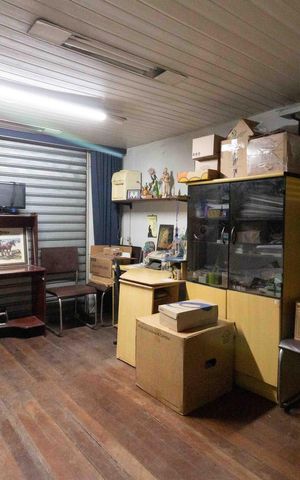 Casa à venda com 160m², 2 quartos e 2 vagas Casa à venda com 160m², 2 quartos e 2 vagasEscritório