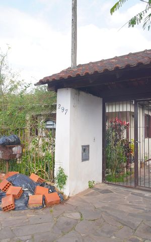 Casa à venda com 296m², 3 quartos e 3 vagasFachada