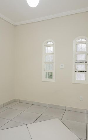 Casa para alugar com 100m², 3 quartos e 2 vagas Casa para alugar com 100m², 3 quartos e 2 vagasSala