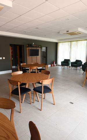 Casa de condomínio à venda com 323m², 4 quartos e 4 vagasÁrea comum - Salão de festas
