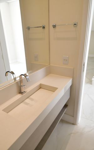 Casa de condomínio à venda com 323m², 4 quartos e 4 vagasBanheiro