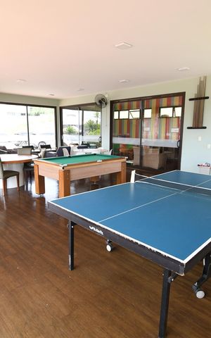 Casa de condomínio à venda com 323m², 4 quartos e 4 vagasSalão de jogos
