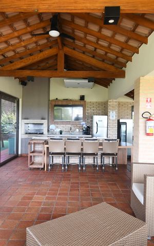 Casa de condomínio à venda com 323m², 4 quartos e 4 vagasÁrea comum - Churrasqueira
