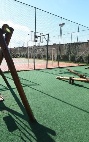 Casa de condomínio à venda com 323m², 4 quartos e 4 vagasÁrea comum - Playground