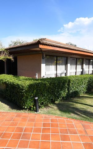 Casa de condomínio à venda com 323m², 4 quartos e 4 vagasÁrea comum - Salão de festas