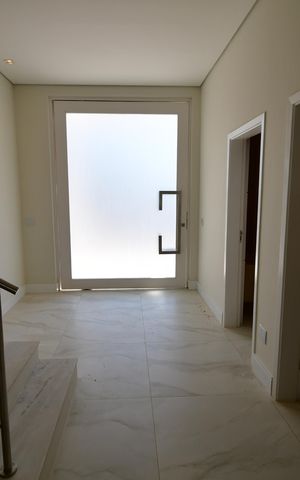 Casa de condomínio à venda com 323m², 4 quartos e 4 vagasHall de entrada