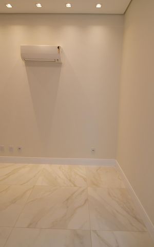 Casa de condomínio à venda com 323m², 4 quartos e 4 vagasSala de TV