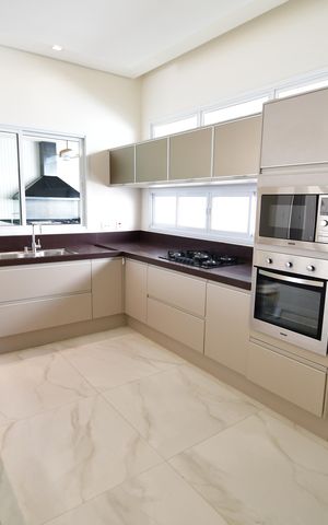 Casa de condomínio à venda com 323m², 4 quartos e 4 vagasCozinha