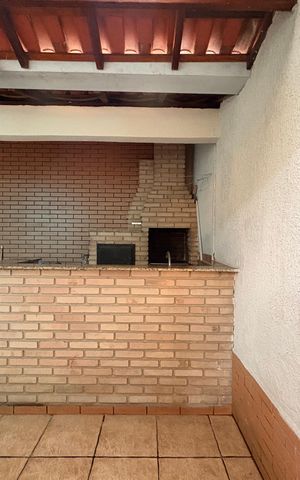 Casa à venda com 303m², 4 quartos e 6 vagasChurrasqueira