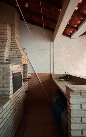 Casa à venda com 303m², 4 quartos e 6 vagasChurrasqueira