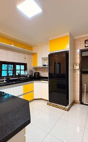 Casa à venda com 303m², 4 quartos e 6 vagasCozinha