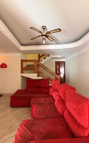 Casa à venda com 303m², 4 quartos e 6 vagasSala