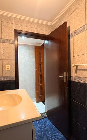 Casa à venda com 303m², 4 quartos e 6 vagasLavabo