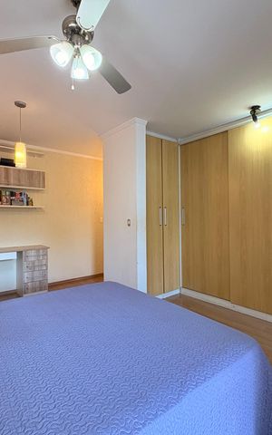 Casa à venda com 303m², 4 quartos e 6 vagasSuite