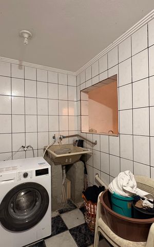 Casa à venda com 303m², 4 quartos e 6 vagasLavanderia