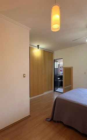 Casa à venda com 303m², 4 quartos e 6 vagasSuite 