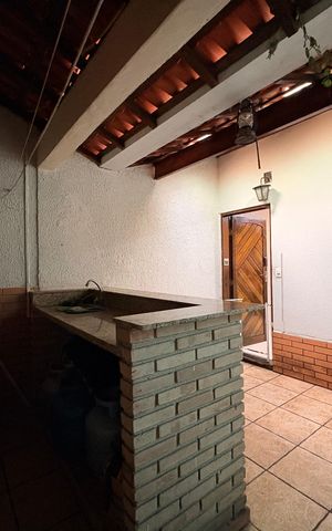 Casa à venda com 303m², 4 quartos e 6 vagasChurrasqueira