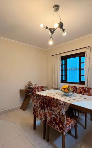 Casa à venda com 303m², 4 quartos e 6 vagasCozinha