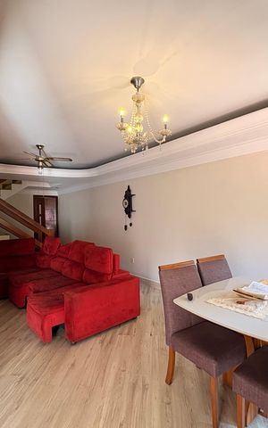 Casa à venda com 303m², 4 quartos e 6 vagasSala