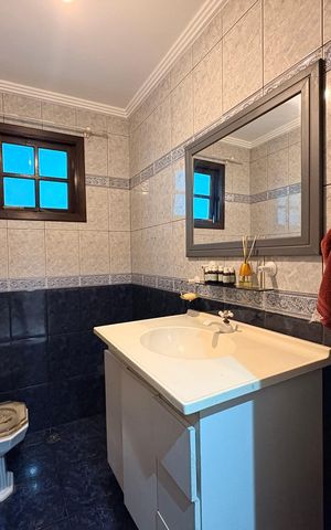 Casa à venda com 303m², 4 quartos e 6 vagasLavabo