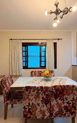 Casa à venda com 303m², 4 quartos e 6 vagasCozinha