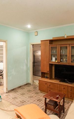 Casa à venda com 103m², 3 quartos e 4 vagas Casa à venda com 103m², 3 quartos e 4 vagasSala
