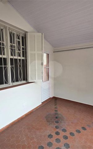 Casa à venda com 166m², 4 quartos e 2 vagas