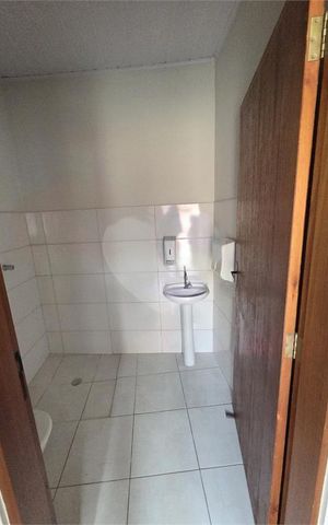 Casa à venda com 166m², 4 quartos e 2 vagas